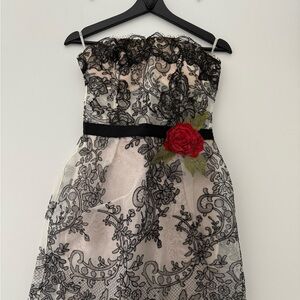 Gemy Le Petit Lace Strapless Dress. Black Ivory Floral Rose